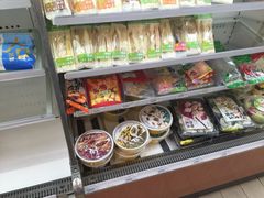 全家便利店(华仁凤凰店)-全家便利店(兴源北路店)