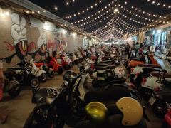 -席娜卡琳火车铁道夜市