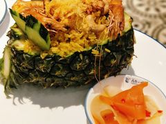 菠萝海鲜炒饭-美奈小馆·越南料理(中航城君尚购物中心店)