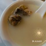「经典猪肚鸡（中份）」「广顺兴煲仔饭」「毛根甘蔗水」「料碟」「至尊虾饺皇」「广式鸡蛋肠粉」「石磨老豆腐」「蔬菜大拼」「菌菇拼盘」「鲜虾烧卖」「豉汁蒸排骨」「紫金酱牛肚」「潮汕牛肉丸」「大口吃饭的小朋友」「顺兴叉烧（中份）」「广式鸡蛋肠粉」