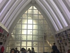 -钟书阁(松江泰晤士小镇店)