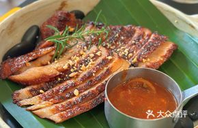 Honey Glazed Charcoal-Roasted Pork Neck