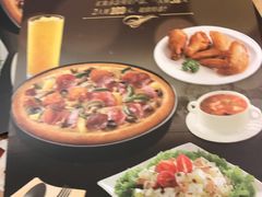 -必胜客(WOW中心城店)