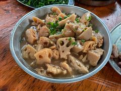 炆莲藕-御霞苑泥烩鸡休闲农庄