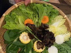 -尚尚仙·酸汤猪手·猪肚鸡火锅(华联万柳购物中心店)