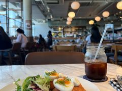 -ROAST coffee & eatery