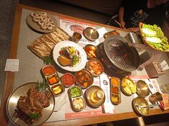 -草家酱蟹炭火烤肉店(珲春南路一店)