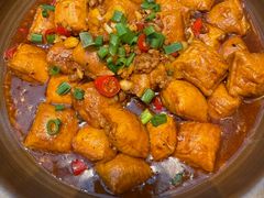 -阿瓦山寨·湘菜现炒·剁椒鱼头王(咸阳总店)