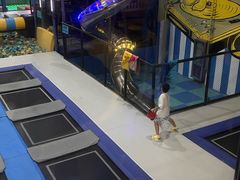 -超时空蹦床团建·VR潮玩运动娱乐·生日派对游乐园(金桥店)