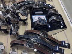 -亨吉利世界名表中心(群光店)