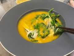 豌豆黄浸豌豆尖-半山腰·云南菜(侨福芳草地店)