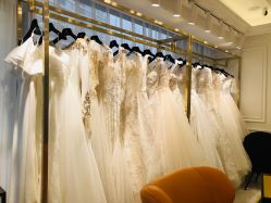 -拉瑞娜LaReine婚纱礼服高级定制