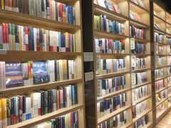 -猫的天空之城概念书店(杭州南宋御街店)