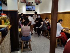 等位区-呼啦面馆·头牌豌杂面(爱琴海店)