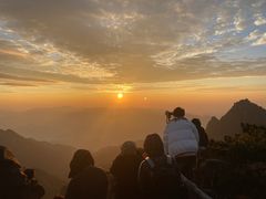 -黄山光明顶山庄