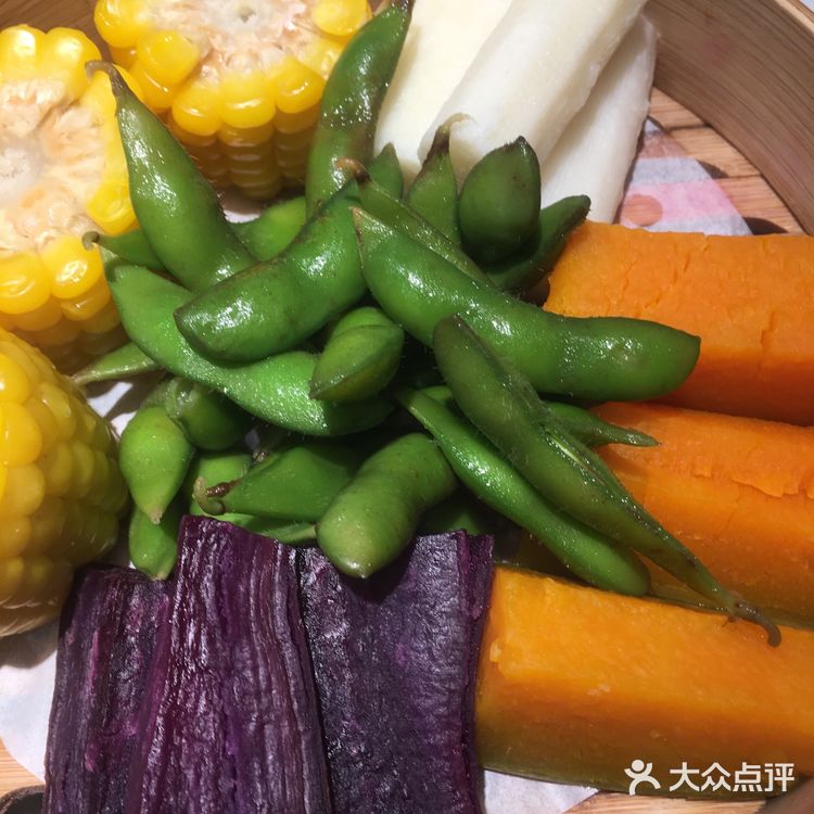 非常勤快。一次满意的就餐