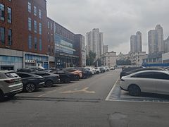 -上汽荣威体验中心(徐汇东安路店)
