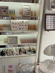 -EMILY艾枚莉美甲美睫·美颜·现磨咖啡