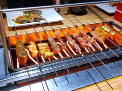 会自己转的烧烤炉-悦屋老板娘的烤肉店(紫薇田园店)