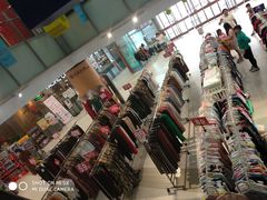 -华冠折扣超市(长阳店)