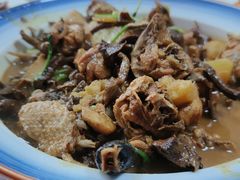 小鸡炖蘑菇-东北酱骨头馆(蓁巷店)