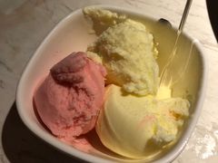 冰淇淋自助-哥老官重庆美蛙鱼头(西湖银泰十一哥店)