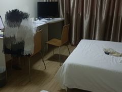 -7天酒店(长沙岳麓山阜埠河地铁站店)