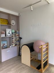 -闺蜜瑜伽·普拉提女性塑形馆