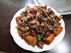 -金卯白肉罩火烧