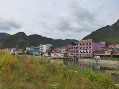 -百里峡七彩艺术小镇