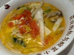 -渝是乎酸菜鱼(龙旗购物中心店)