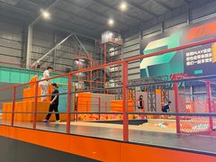 -极限PLAY运动娱乐新世界·团建派对潮玩休闲馆·室内蹦极高空游乐园