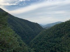 天然氧吧-周洛大峡谷