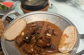 Stewed Chicken with Potatoes in Clay Pot (Large Portion)