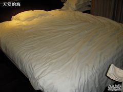 大床（弄乱了）-杭州西湖桔子水晶酒店