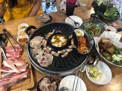-江南猪肉商会无限续吃(弘大店)