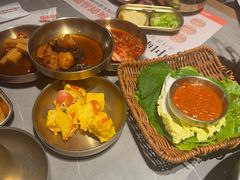 -草家酱蟹炭火烤肉店(珲春南路一店)