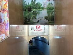 -洞庭洲·防空洞火锅·烧烤·铜锅涮肉(新百广场店)