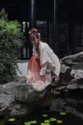 -一揽芳华汉服旗袍体验馆(拙政园店)