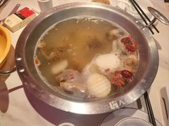 牛腩汤底-八合里潮汕鲜牛肉火锅(福州万象城店)