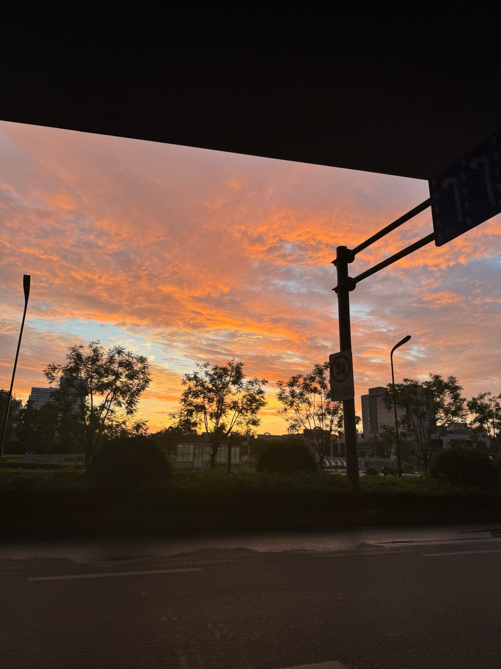 早上六点的天空好美
