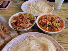 -歹歹的加个面过油肉拌面