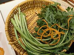 -老牌坊云南鱼豆花火锅(哈西万达店)