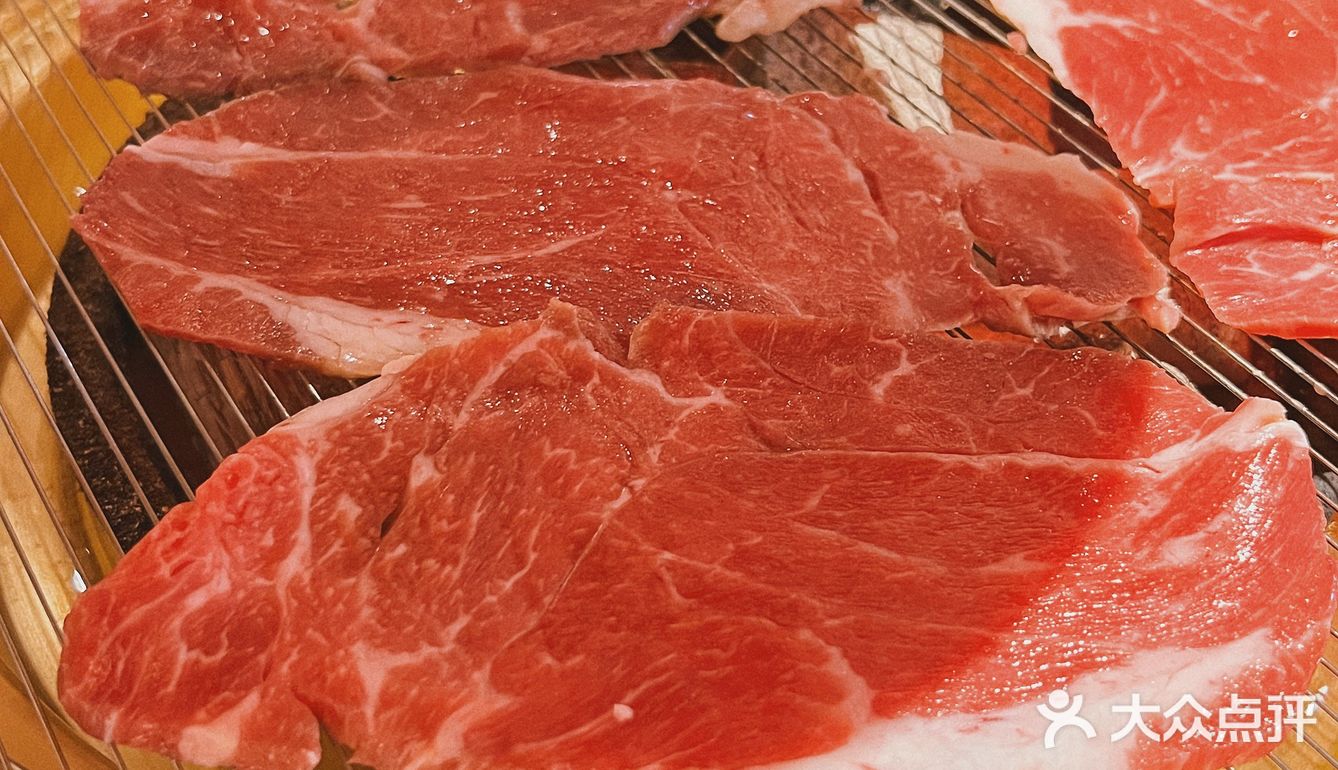 传说中会把人香迷糊的泥炉烤肉终于开分店啦[调皮]