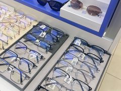 -美式眼镜·授权蔡司.依视路.尼康.豪雅.明月(南翔印象城店)