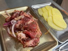 -围炉肉舍•炭烤活鳗•丹东海鲜烤肉(步行街店)