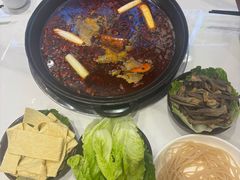 -乡土特色.冷锅鱼.牦牛肉汤锅