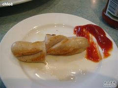 $19  for 2sausages-The Flying Pan(骆克道)