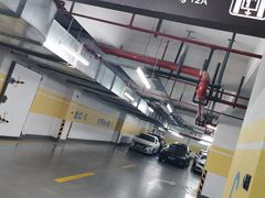 -华泰中心-停车场