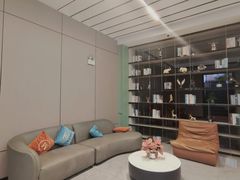 -丽都酒店(湛江吴川第三中学店)